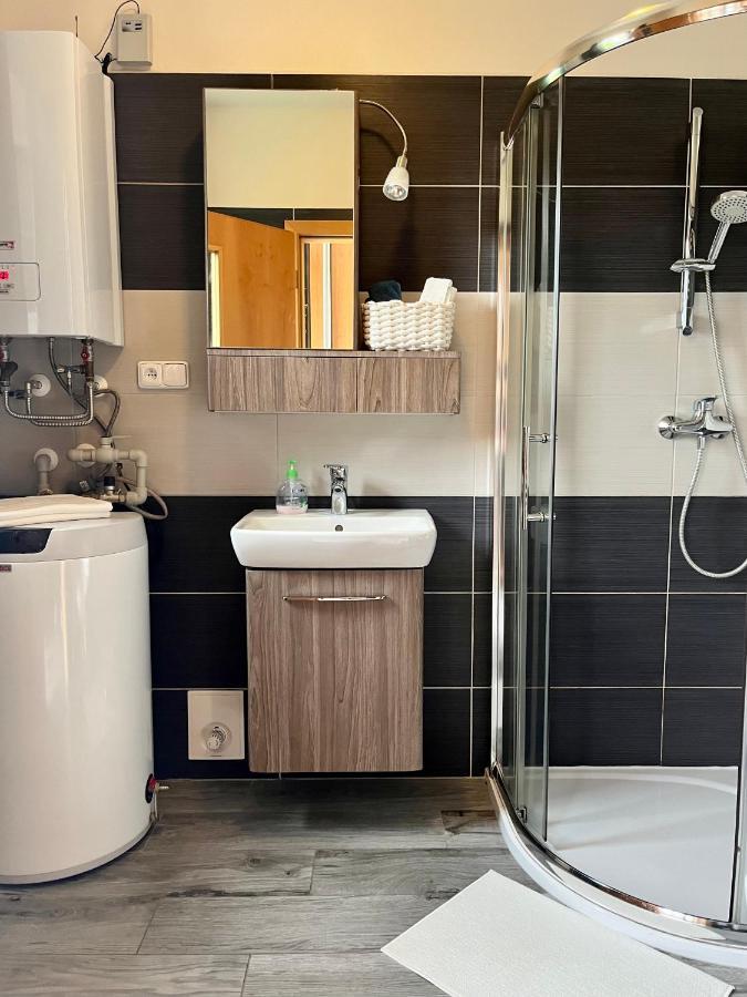 Apartman Plachetnice ฟริมบูร์ก ภายนอก รูปภาพ