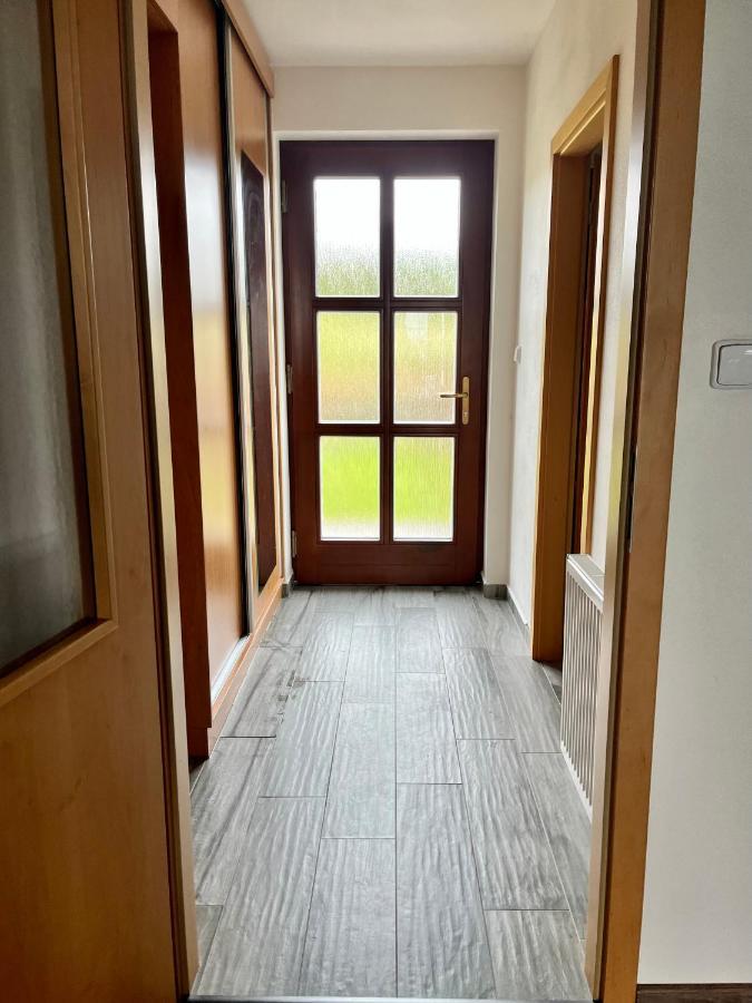 Apartman Plachetnice ฟริมบูร์ก ภายนอก รูปภาพ